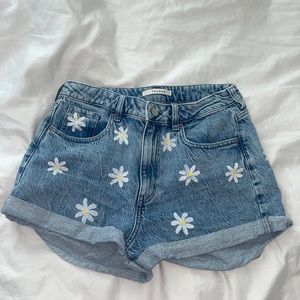 Pacsun mom shorts with flowers🌼Size:29